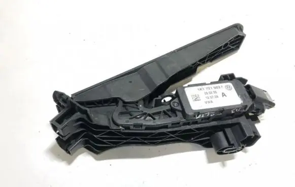 Audi A3 S3 8P Accelerator throttle pedal 1k1721503p