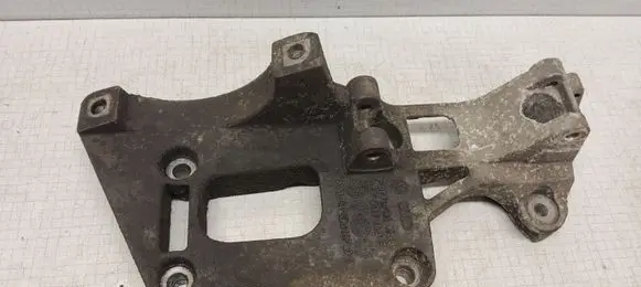 Volkswagen PASSAT B6 Generator/alternator bracket 06F903143F