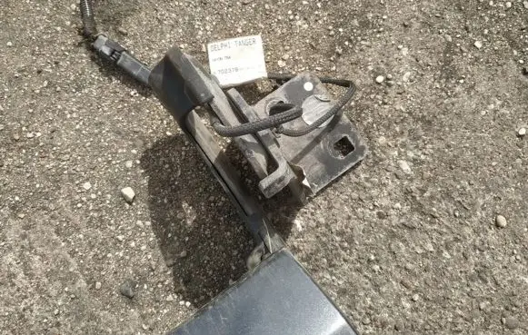 Peugeot 3008 I Tailgate/trunk/boot hinge