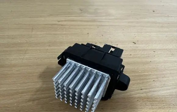 Opel Meriva B Heater blower motor/fan resistor 13598091