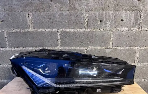 Skoda Superb B8 (3V) Headlight/headlamp 3P1941016B