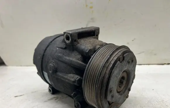 Renault Trafic II (X83) Air conditioning (A/C) compressor (pump) 1135309 102830722 6560630