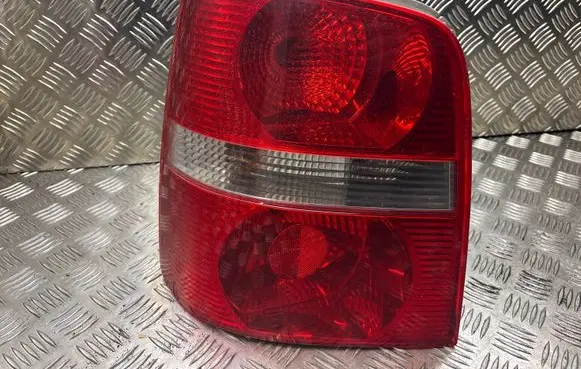 Volkswagen Touran I Rear/tail lights 1T0945257D