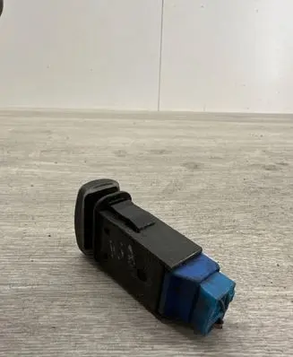 KIA Sportage Fog light switch 