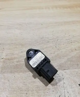 Toyota Avensis T250 Airbag deployment crash/impact sensor 8983105010