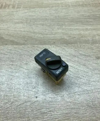 Volvo S70 V70 V70 XC On-board computer control switch 9162959