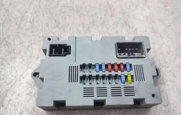 Jaguar XE Fuse module CPLA14Q073AA