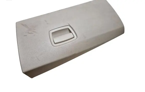 Glove box
