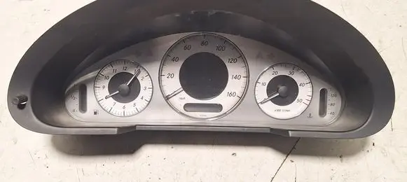 Speedometer (instrument cluster)