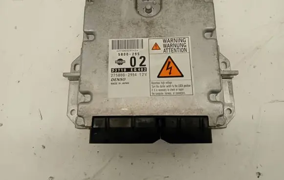 Nissan X-Trail T30 Engine control unit/module 23710EQ402 5800295 2758002954