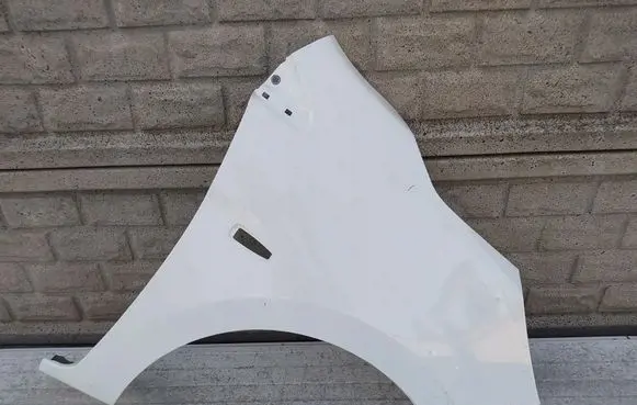Mitsubishi Space Star Fender