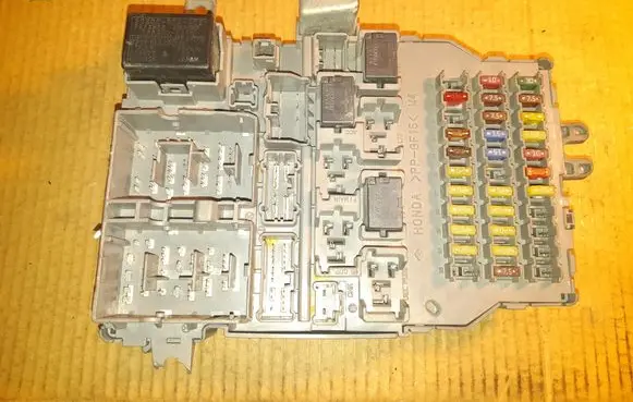 Honda Accord Fuse module 38300SDAA02 0665005300 A000011