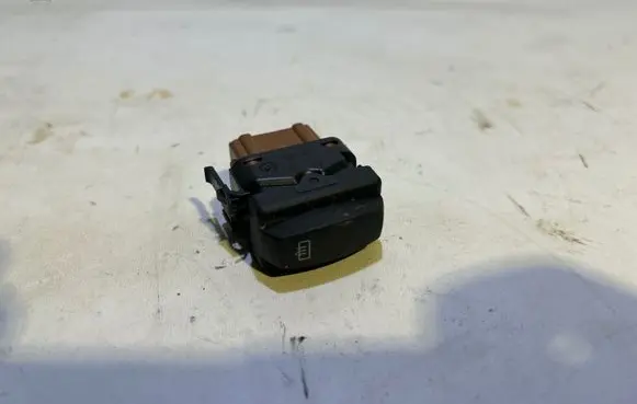 Renault Trafic II (X83) Windscreen/window heater switch 26488