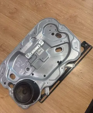 Ford Focus Front window lifting mechanism without motor 994761108 984697212 995884102