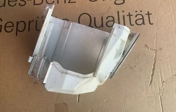 Mercedes-Benz C W204 Fuse box cover A2045400124