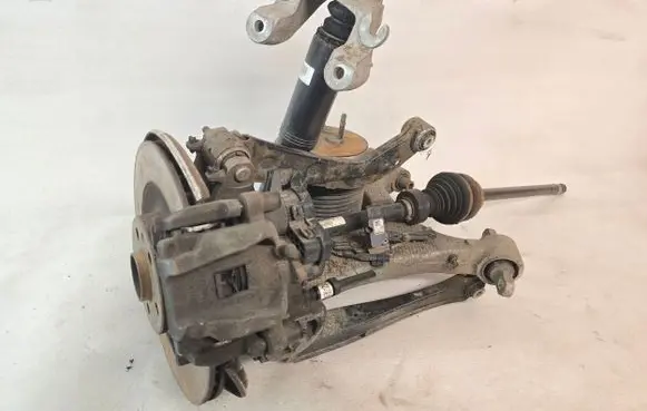 Rear wheel hub spindle/knuckle