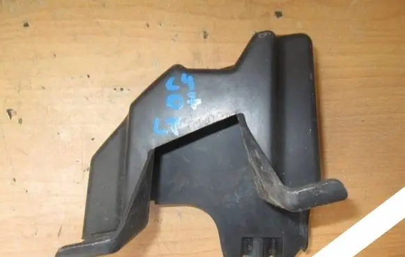 Volkswagen PASSAT B5 Other engine bay part