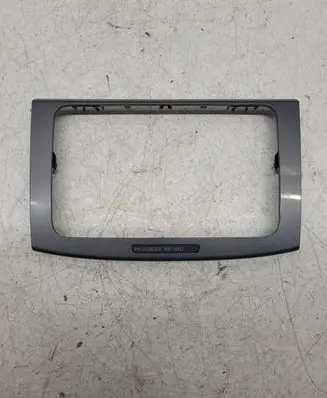 Volkswagen PASSAT B6 Radio/GPS head unit trim 318410100
