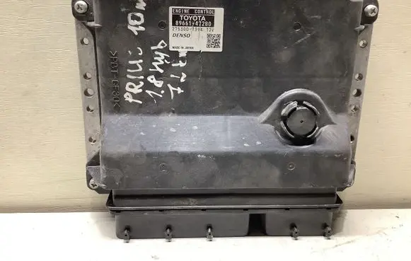 Toyota Prius (XW30) Engine control unit/module 8966147280