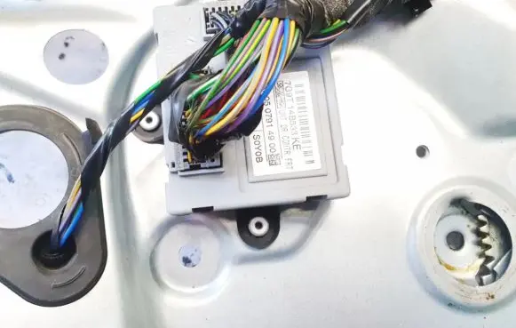 Volvo S80 Door control unit/module 7g9t14b533ke 0507914900