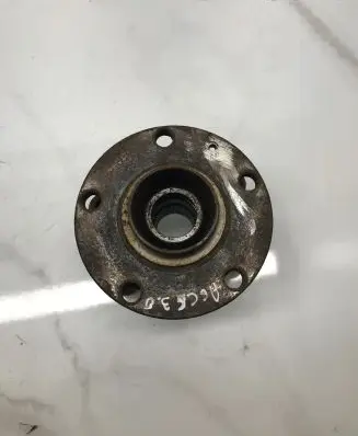 Audi A6 S6 C6 4F Front wheel hub
