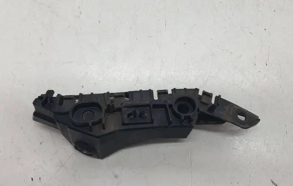 Front bumper mounting bracket