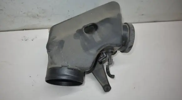 Chrysler Town u0026 Country V Intake resonator 04861731AC