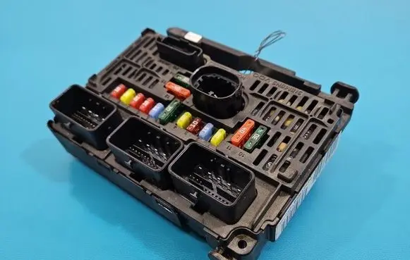 Citroen C4 I Central body control module 9657718580 IMPRK1556428
