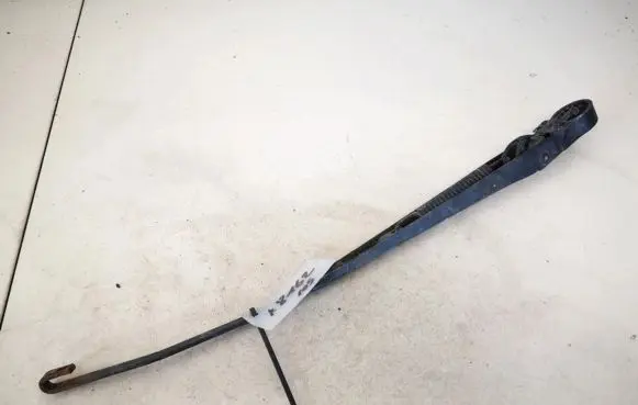 Ford Explorer Front wiper blade arm