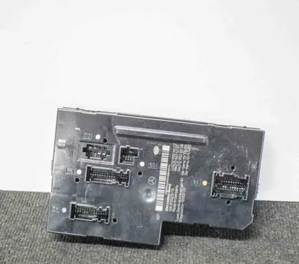 Mercedes-Benz E W212 Central body control module A2129015205 5DK011023