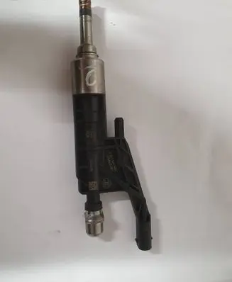 Fuel injector