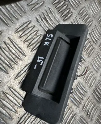 Tailgate opening switch