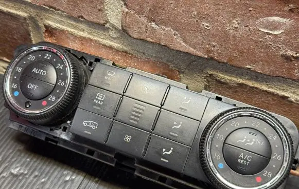 Mercedes-Benz ML W164 Climate control unit A2518205089 5HB96491433 A2518707289