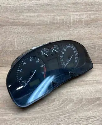 Volkswagen PASSAT B5 Speedometer (instrument cluster) 3B0919880AX 110208776