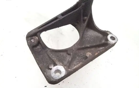 BMW 5 E60 E61 Engine mounting bracket 6761117 22116761117