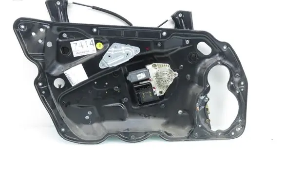 Volkswagen PASSAT B6 Front door window regulator with motor 3C1837755F 1K0959793G F005S00202