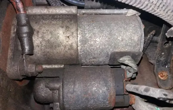 Opel Zafira B Starter motor 55556092