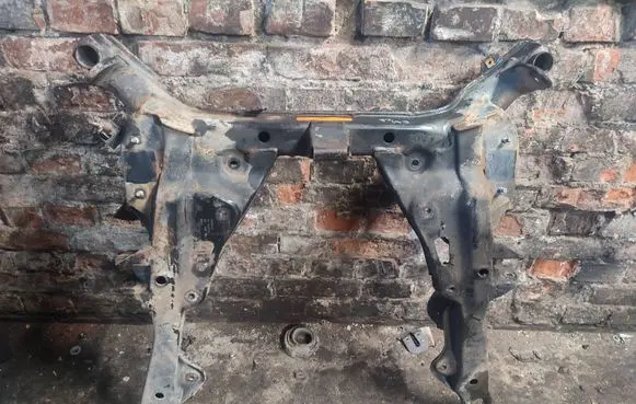 BMW 5 E60 E61 Front subframe 6780302