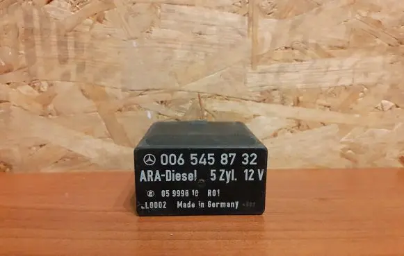 Mercedes-Benz E W124 Other relay 0065458732 1646