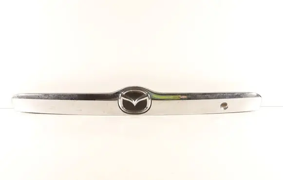 Mazda Tribute Trunk door license plate light bar E11050811