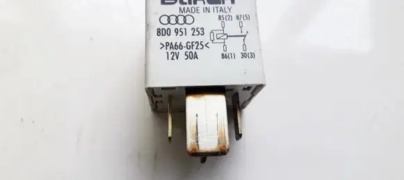 Volkswagen PASSAT B5 Other relay 8D0951253