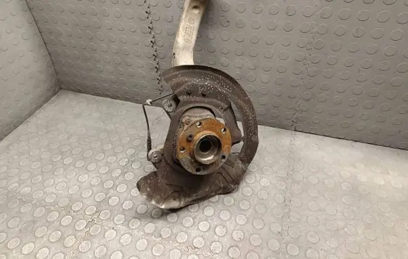 BMW X5 F15 Front wheel hub 6773784