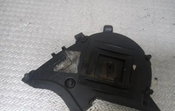 Ford Focus Timing belt guard (cover) 9651560180