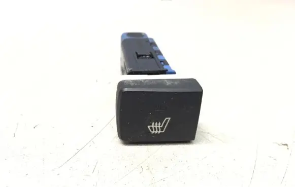 Hyundai i20 (PB PBT) Seat heating switch 202002962