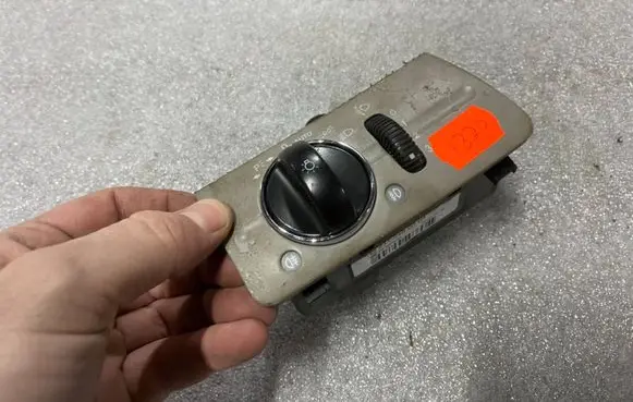 Mercedes-Benz E W211 Light switch 2115450304