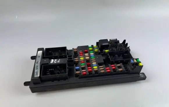 Land Rover Discovery 4 - LR4 Comfort/convenience module EH2214F041BD