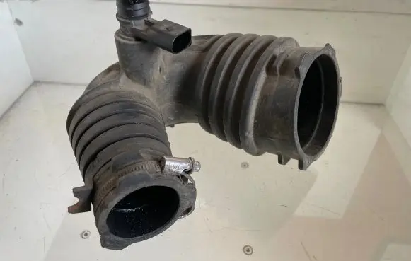Audi A6 S6 C6 4F Air intake hose/pipe 4F0129615E