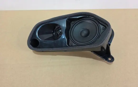 BMW X7 G07 Parcel shelf speaker 