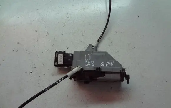 Loading door lock