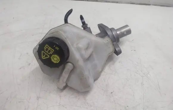 Master brake cylinder